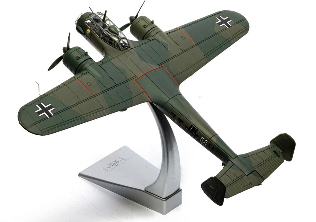 Dornier Do 17Z-5 Aircraft "7T+HH W.Nr.2787 KGR.606 Lannion France" (1940) German Luftwaffe "The Aviation Archive" Series 1/72 Diecast Model Car by Corgi