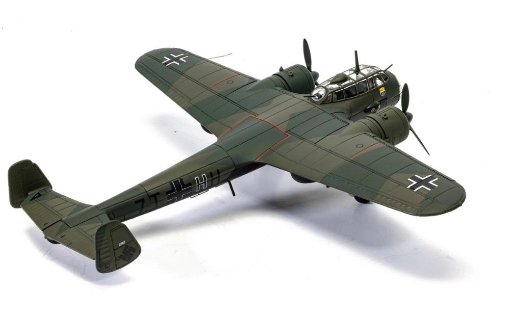 Dornier Do 17Z-5 Aircraft "7T+HH W.Nr.2787 KGR.606 Lannion France" (1940) German Luftwaffe "The Aviation Archive" Series 1/72 Diecast Model Car by Corgi